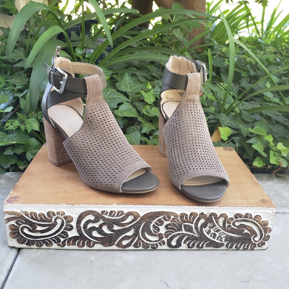 Chic Marc Fisher Suede Block Heel Sandals - Picture 2 of 12